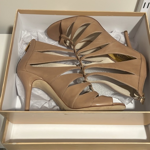 Michael Kors Mavis Open Toe - Picture 7 of 8